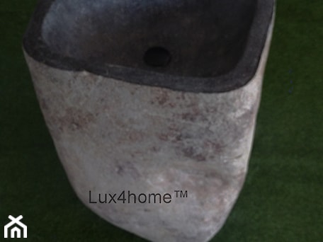 Aranżacje wnętrz - Łazienka: Stojąca umywalka z kamienia polnego - umywalka z otoczaka - Lux4home™. Przeglądaj, dodawaj i zapisuj najlepsze zdjęcia, pomysły i inspiracje designerskie. W bazie mamy już prawie milion fotografii!