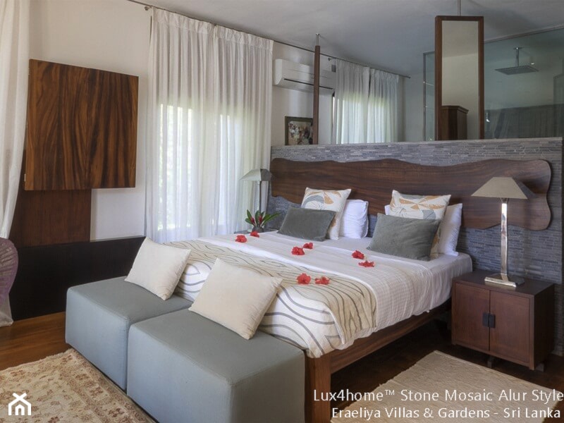 Mozaika kamienna na ścianie w sypialni - modele Parquite Alur Style - zdjęcie od Lux4home™ - Homebook