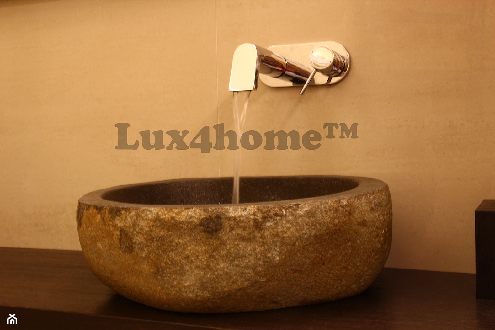 Umywalka z kamienia naturalnego polnego w łazience - zdjęcie od Lux4home™ - Homebook