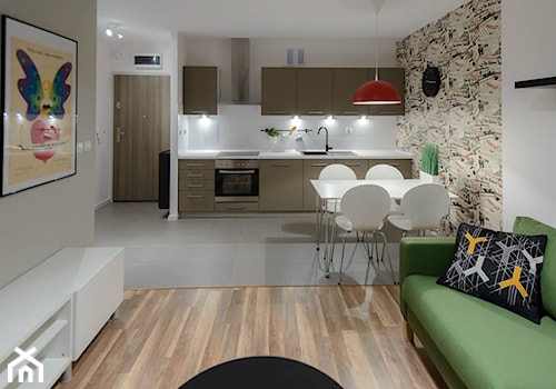 Średnia biała szara jadalnia w salonie w kuchni, styl nowoczesny - zdjęcie od LadyHomeDesign