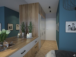 Mały apartament dwupoziomowy - Średnia biała niebieska sypialnia, styl nowoczesny - zdjęcie od byMadeline Projektowanie Wnętrz