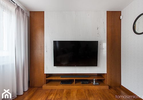 Fotografia wnętrz - Mały biały salon, styl minimalistyczny - zdjęcie od Tomasz M