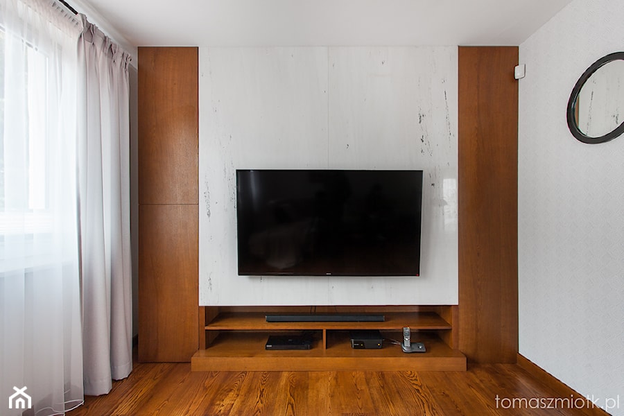 Fotografia wnętrz - Mały biały salon, styl minimalistyczny - zdjęcie od Tomasz M