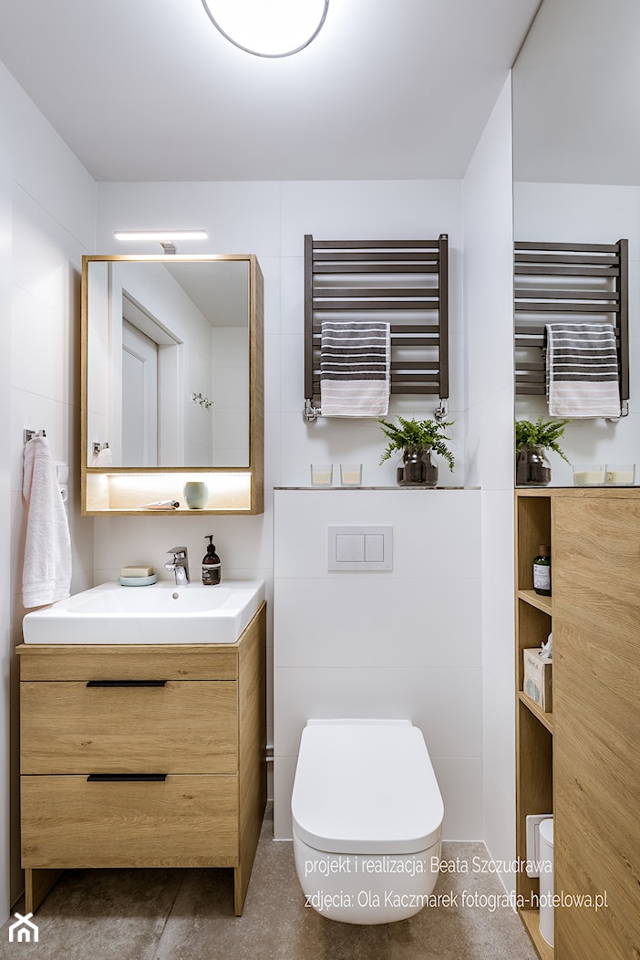 Mieszkanie w bloku dla kobiety - Mała bez okna łazienka, styl nowoczesny - zdjęcie od Beata Szczudrawa projektowanie wnętrz - Homebook