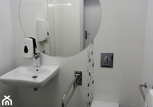 łazienka dla pacjentów w gabinetach okulistycznych - zdjęcie od AQ Design