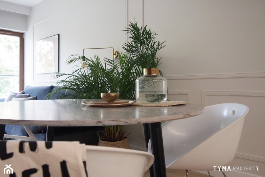 Dolce Vita - Mała biała jadalnia w salonie, styl nowoczesny - zdjęcie od TYMA PROJEKT - Homebook