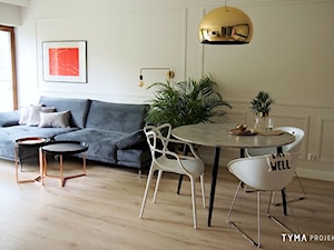 Dolce Vita - Mała beżowa jadalnia w salonie, styl glamour - zdjęcie od TYMA PROJEKT