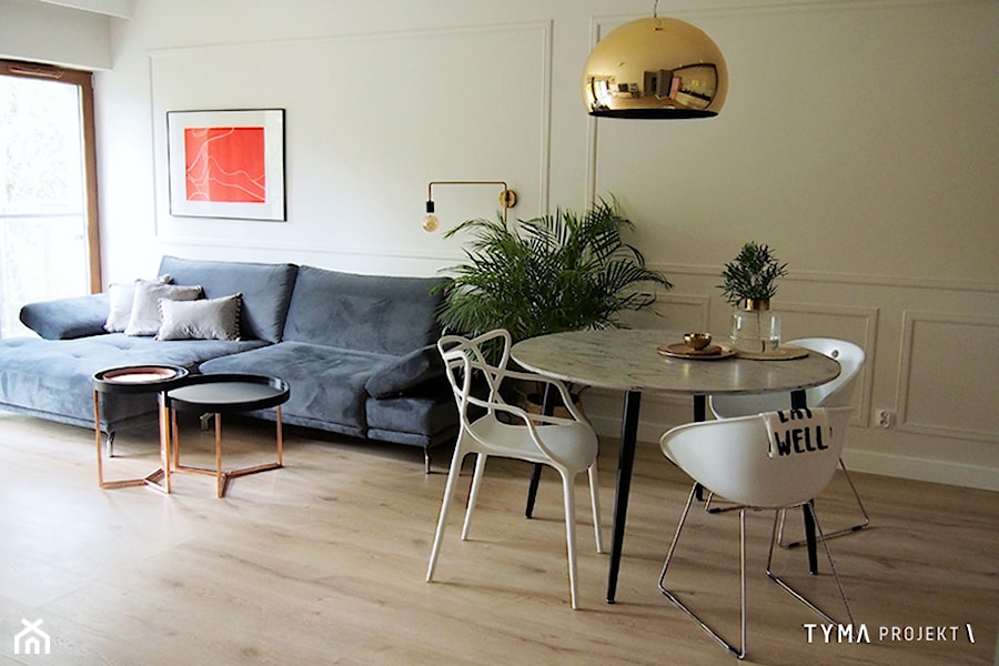 Dolce Vita - Mała beżowa jadalnia w salonie, styl glamour - zdjęcie od TYMA PROJEKT