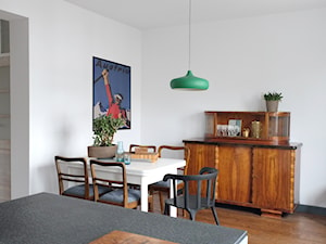 Dom z elementami vintage - Średnia biała jadalnia jako osobne pomieszczenie, styl vintage - zdjęcie od TYMA PROJEKT