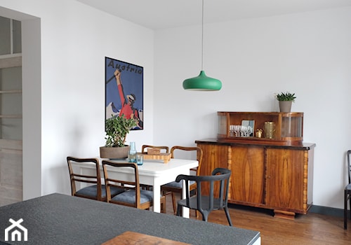 Dom z elementami vintage - Średnia biała jadalnia jako osobne pomieszczenie, styl vintage - zdjęcie od TYMA PROJEKT