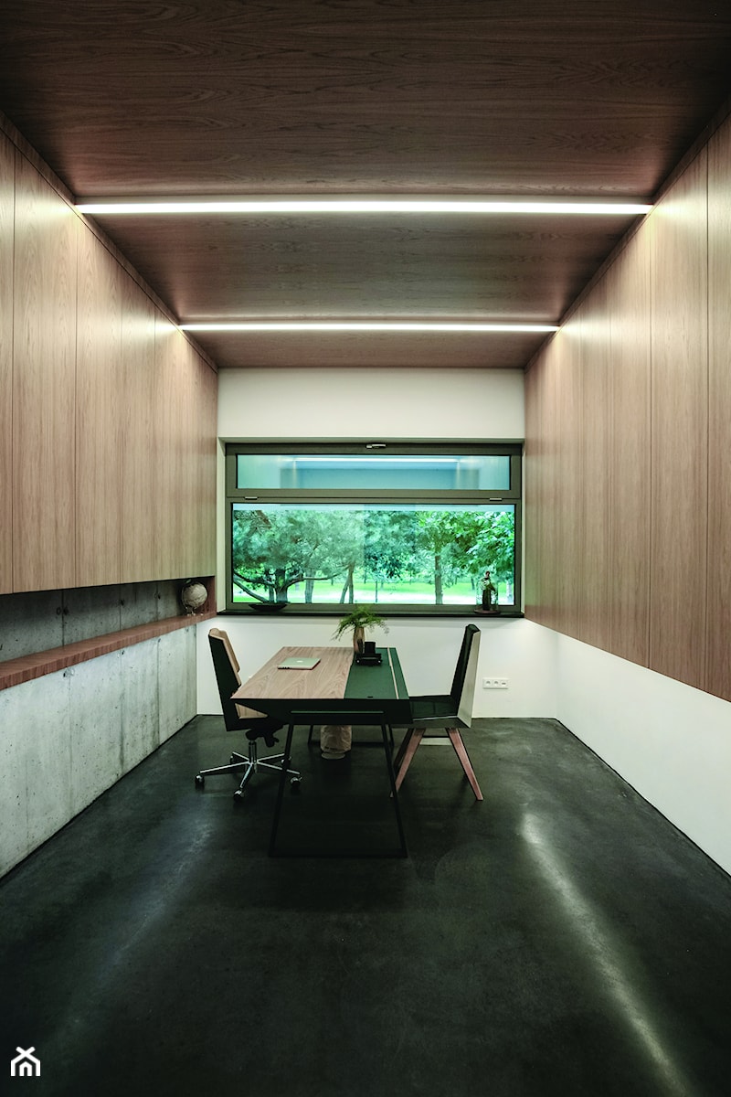 Dom   na   Wyżynie   Lubelskiej - Duże białe biuro, styl nowoczesny - zdjęcie od ADHD Pracownia Projektowa