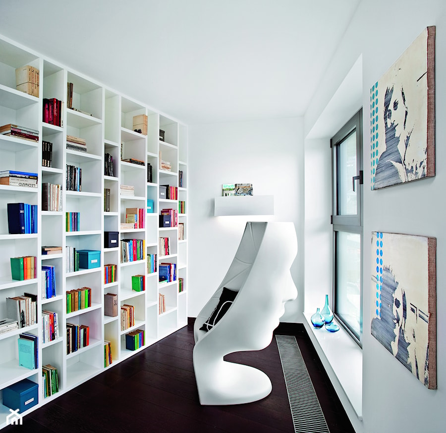 LOFT / Mieszkanie pokazowe Qbik Woronicza - Średni biały hol / przedpokój, styl industrialny - zdjęcie od Justyna Smolec architektura&design