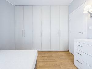 Mieszkanie 2 pokoje - Średnia szara sypialnia, styl nowoczesny - zdjęcie od Fotelstudio-Krzysiek Kulesza