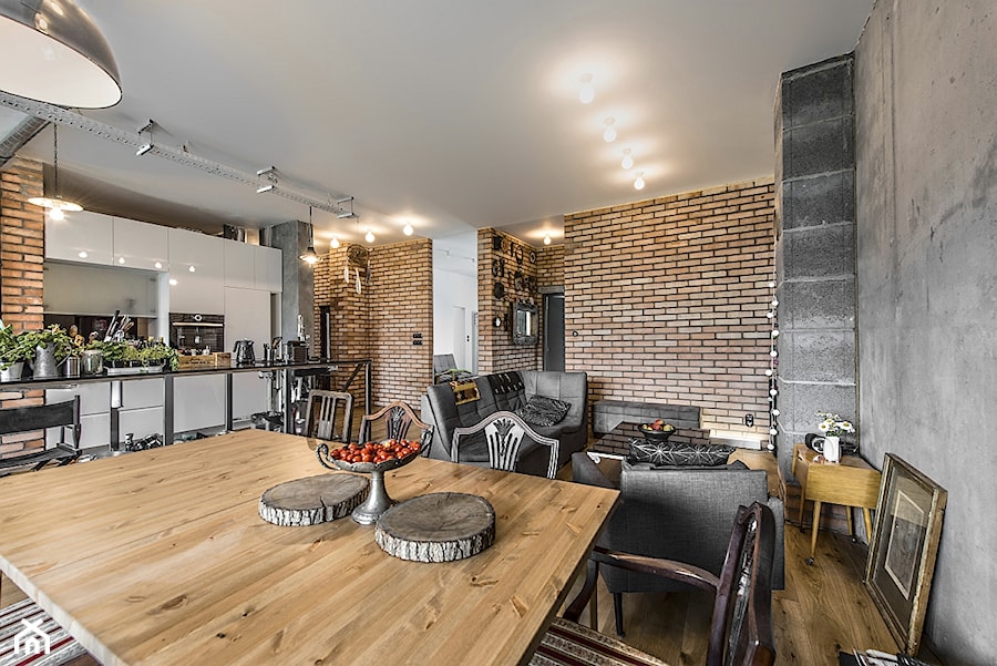 Mieszkanie Warszawa - Duży biały szary salon z kuchnią z jadalnią, styl industrialny - zdjęcie od Fotelstudio-Krzysiek Kulesza