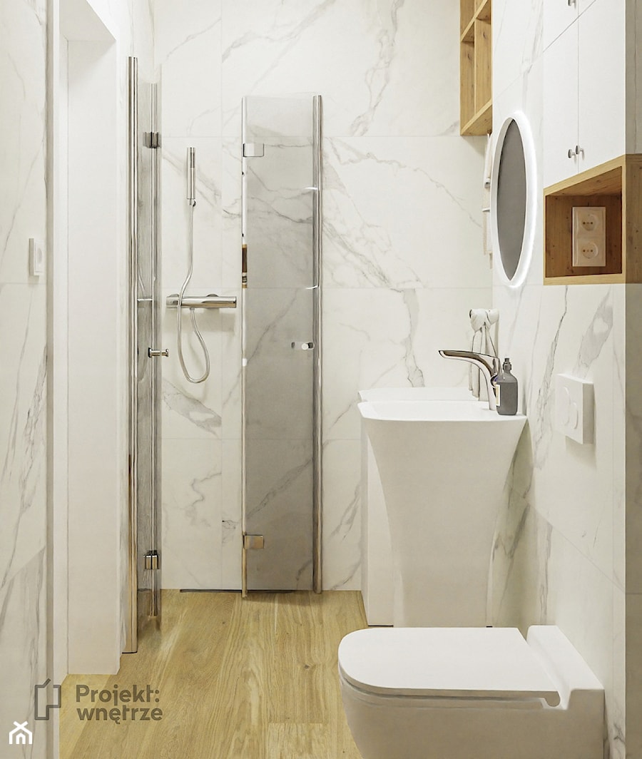 Mała łazienka z prysznicem w bloku marmur drewno biała minimalistyczna PROJEKT: WNĘTRZE - zdjęcie od PROJEKT: WNĘTRZE