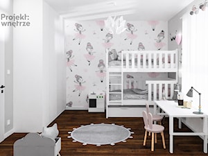 Pokój dla rodzeństwa pokój dla dziewczynki łóżko piętrowe styl skandynawski mały pokój dziecka strefa zabaw motyw baletnica tapeta strefa spania nauki z biurkiem różowa PROJEKT: WNĘTRZE projektwnetrze - zdjęcie od PROJEKT: WNĘTRZE