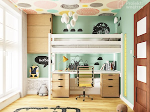 Mały pokój dziecka pokój dla chłopca styl skandynawski łóżko piętrowe z biurkiem z szafą naklejki tapeta na suficie strefa spania, strefa nauki motyw balony PROJEKT: WNĘTRZE - zdjęcie od PROJEKT: WNĘTRZE