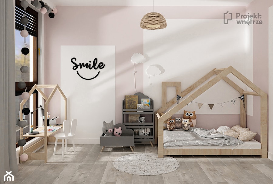 Pokój dla dziewczynki mały pokój dziecka styl skandynawski strefa zabaw dla dziecka spania nauki z biurkiem różowy szary PROJEKT: WNĘTRZE projektwnetrze.com.pl - zdjęcie od PROJEKT: WNĘTRZE