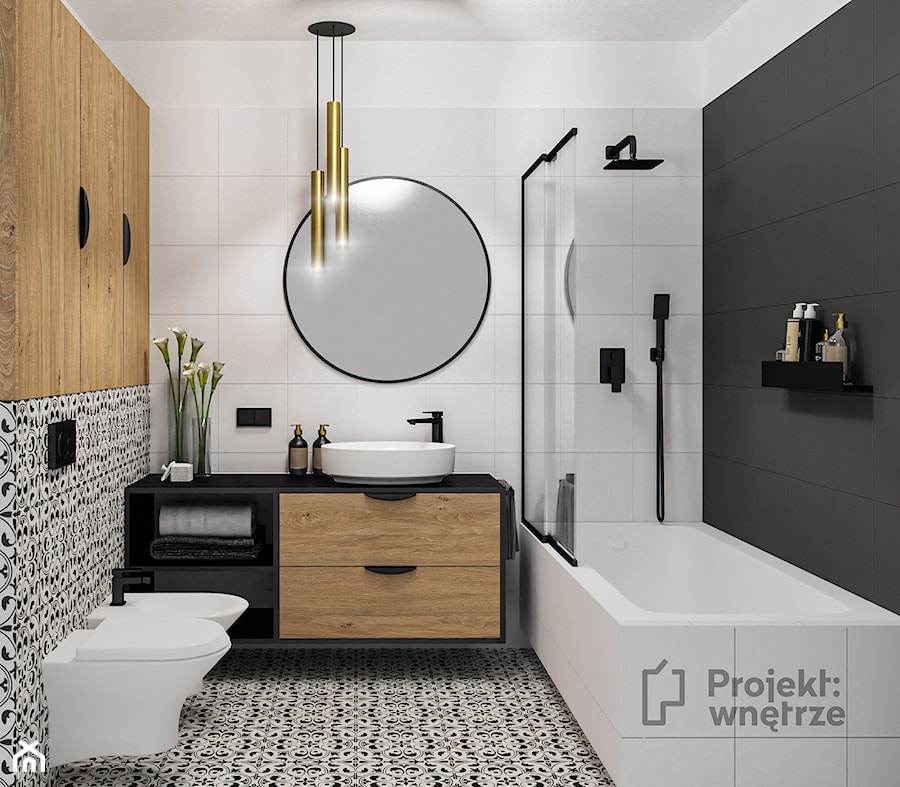 Mała łazienka WC bez okna z wanną oświetlenie ledowe drewniane płytki czarne okrągłe lustro styl nowoczesny umywalka wpuszczana szafka wisząca oświetlenie punktowe PROJEKT: WNĘTRZE - zdjęcie od PROJEKT: WNĘTRZE