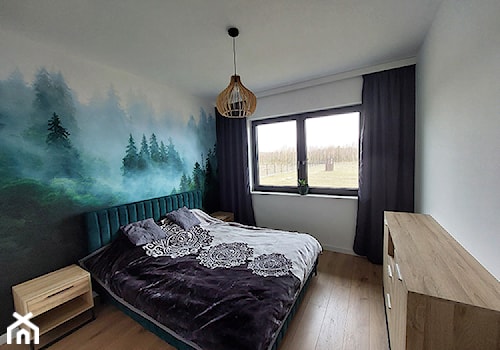 Przytulna sypialnia z drewnianą lampą - zdjęcie od LightHome