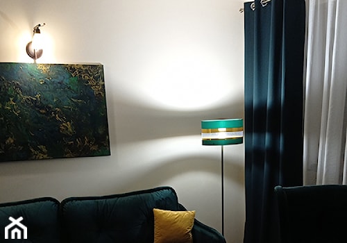Przytulny salon z lampą podłogową Light Home - zdjęcie od LightHome