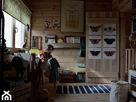 Aranżacje wnętrz - Pokój dziecka: Dom - Mały z panelami tapicerowanymi pokój dziecka dla dziecka dla dziewczynki, styl nowoczesny - Julia Rozumek. Przeglądaj, dodawaj i zapisuj najlepsze zdjęcia, pomysły i inspiracje designerskie. W bazie mamy już prawie milion fotografii!