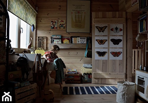 Dom - Mały z panelami tapicerowanymi pokój dziecka dla dziecka dla dziewczynki, styl nowoczesny - zdjęcie od Julia Rozumek