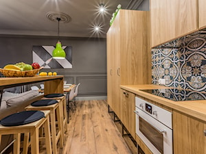 ArtEco - Duża otwarta z zabudowaną lodówką kuchnia jednorzędowa, styl nowoczesny - zdjęcie od RB ARCHITECTS