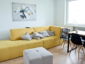 mieszkanie 62 metry po metamorfozie - Mały biały salon z jadalnią, styl industrialny - zdjęcie od komisarz12