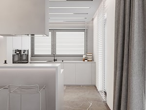 P_01_2018_POZNAŃ - Średnia otwarta z kamiennym blatem biała z zabudowaną lodówką z podblatowym zlewozmywakiem kuchnia w kształcie litery u z oknem, styl minimalistyczny - zdjęcie od KREOWNIA studio projektowe