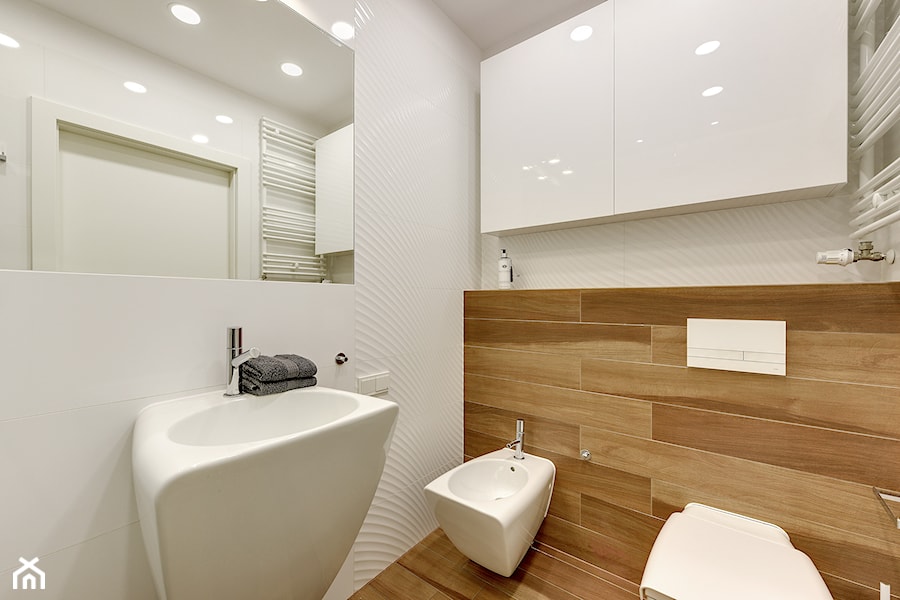 kla01 - Mała z punktowym oświetleniem łazienka, styl nowoczesny - zdjęcie od kla