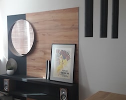 drewniana ściana dekoracyjna w salonie - zdjęcie od Atelier 37 | architektura & projektowanie wnętrz - Homebook