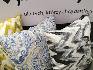 BRASA YELLOW, BRASA BLACK, REVI - zdjęcie od PILLOVELY.com -poduszki dekoracyjne, nowoczesne dywany, meble tapicerowane - tekstylia domowe.