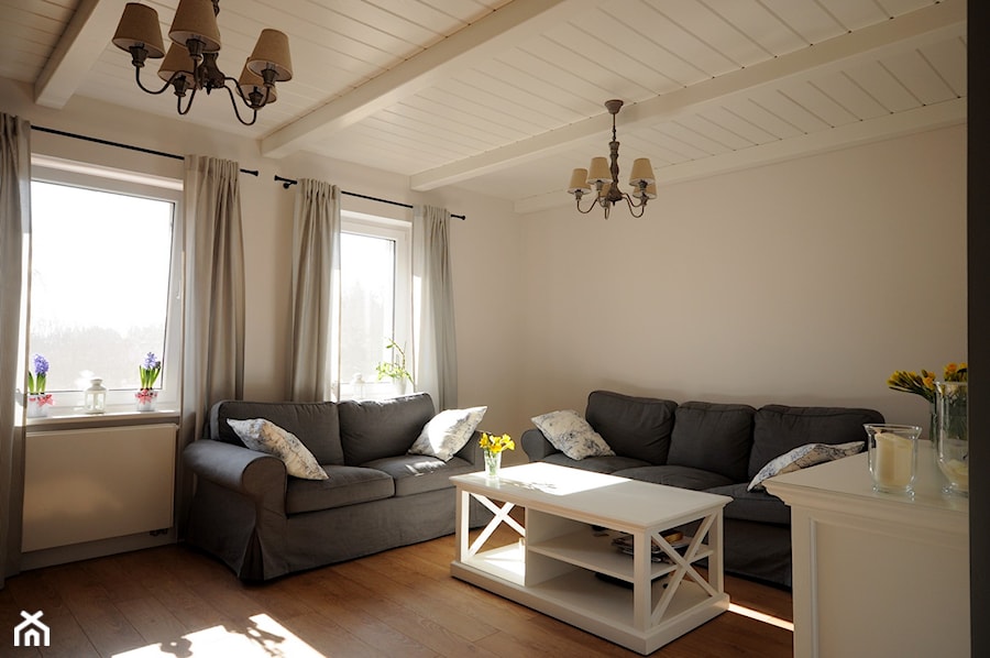 DOM W ŚREDNICY - Mały biały salon, styl rustykalny - zdjęcie od Grzegorz Popiołek Projektowanie Wnetrz