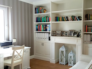 DOM W ŚREDNICY - Małe w osobnym pomieszczeniu z sofą szare biuro, styl tradycyjny - zdjęcie od Grzegorz Popiołek Projektowanie Wnetrz