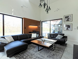 Dom w Złotowie - Duży biały czarny salon, styl nowoczesny - zdjęcie od Grzegorz Popiołek Projektowanie Wnetrz