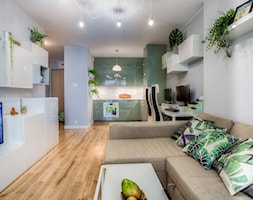 Mieszkanie dla młodych zapracowanych - Średni biały salon z kuchnią, styl skandynawski - zdjęcie od Jachtoma design - Homebook