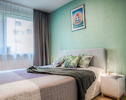 Mieszkanie dla młodych zapracowanych - Średnia zielona sypialnia, styl skandynawski - zdjęcie od Jachtoma design - Homebook