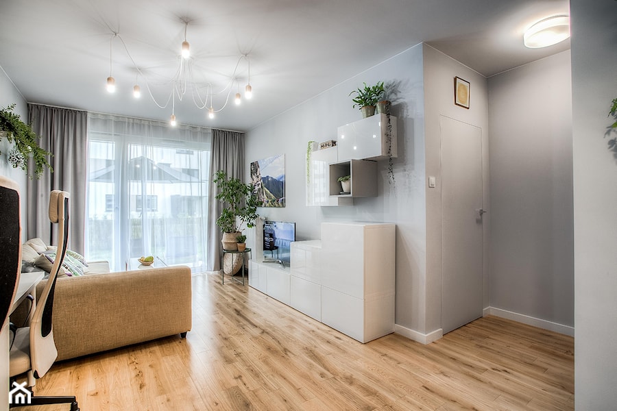 Mieszkanie dla młodych zapracowanych - Średni szary salon, styl skandynawski - zdjęcie od Jachtoma design