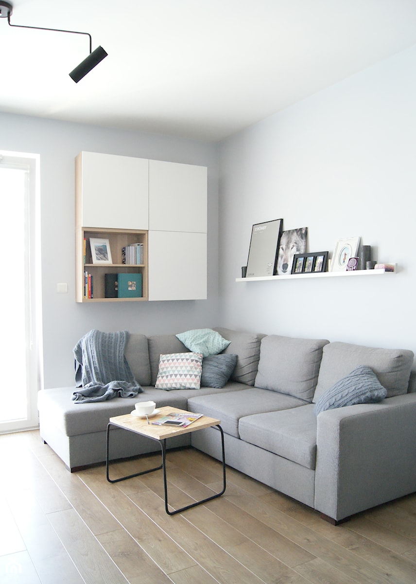 Mieszkanie Bemowo - Średni biały salon, styl skandynawski - zdjęcie od MagnesDesign