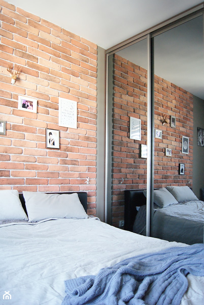 Mieszkanie Bemowo - Średnia czerwona szara sypialnia, styl vintage - zdjęcie od MagnesDesign