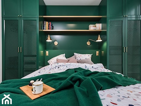 Aranżacje wnętrz - Sypialnia: projekt FLORA - Mała szara zielona sypialnia, styl nowoczesny - STELLARstudio. Przeglądaj, dodawaj i zapisuj najlepsze zdjęcia, pomysły i inspiracje designerskie. W bazie mamy już prawie milion fotografii!