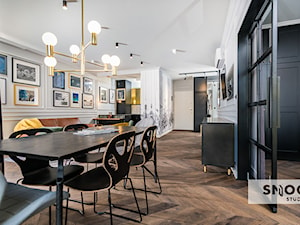 projekt APUS Harmonica House - Średnia beżowa jadalnia w salonie, styl nowoczesny - zdjęcie od STELLARstudio