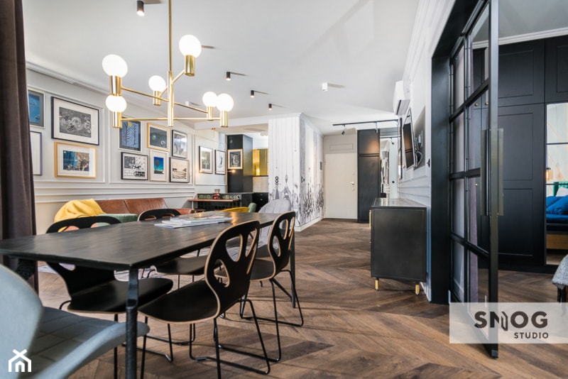 projekt APUS Harmonica House - Średnia beżowa jadalnia w salonie, styl nowoczesny - zdjęcie od STELLARstudio
