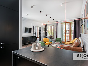 projekt APUS Harmonica House - Duży biały salon z kuchnią z jadalnią, styl nowoczesny - zdjęcie od STELLARstudio