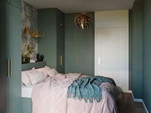projekt SERPENS - Mała biała zielona sypialnia, styl nowoczesny - zdjęcie od STELLARstudio