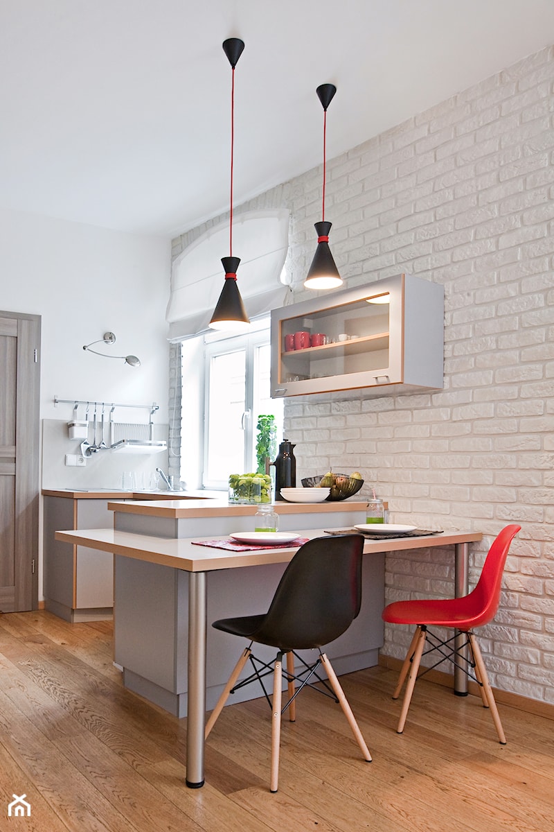 Apartament na wynajem, Poznań 2 - Mała biała jadalnia w kuchni, styl nowoczesny - zdjęcie od BRZUSKArchitekt - Alicja Brzuska