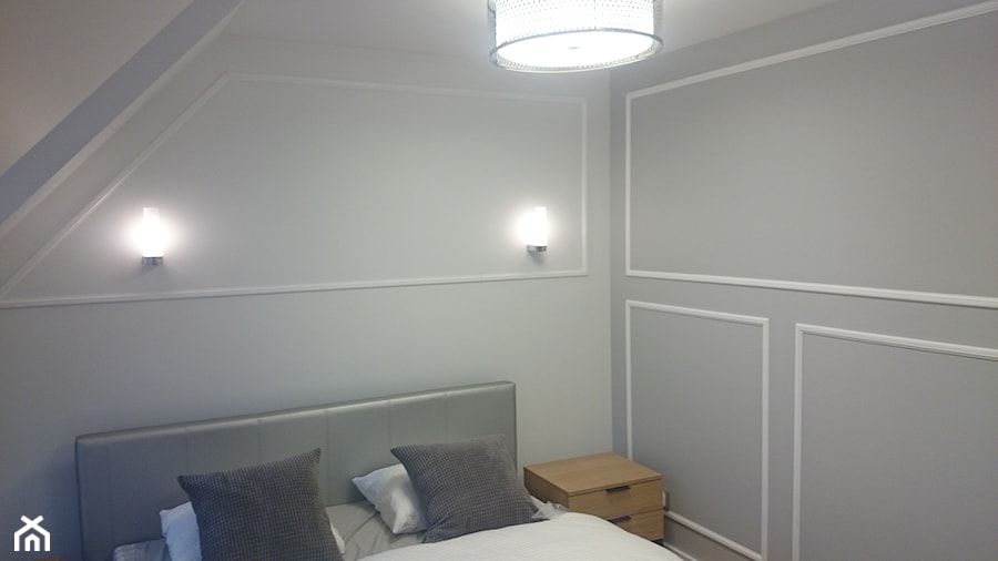 Kompleksowe wykończenie apartamentu w Katowicach - Mała szara sypialnia na poddaszu - zdjęcie od 5 Gwiazdek Wykończenia Wnętrz