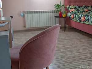 Krzesło z Allegro, łóżka z Trade Meble - zdjęcie od Zaraz-wracam.pl