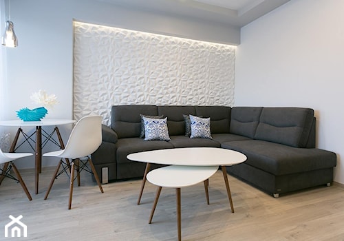 Realizacja apartamentu w Zakopanem - RELAX - Biały salon z jadalnią, styl skandynawski - zdjęcie od Meble ESKA